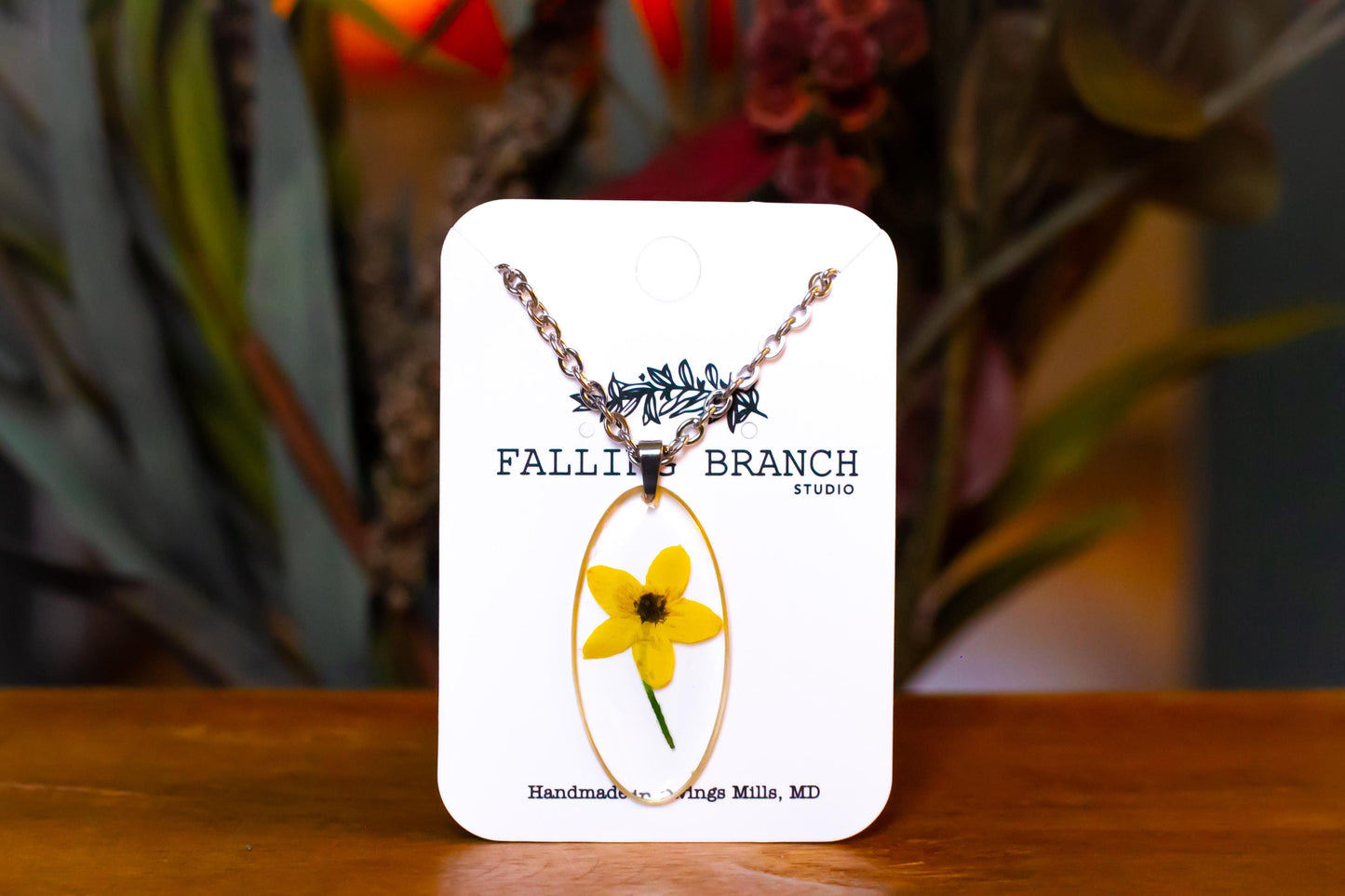 Dainty Boho Real Anemone Necklace - Minimalist Resin Jewelry with Real Pressed Flowers - Handmade Nature-Inspired Gift