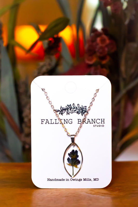 Elegant Lavender Necklace - Dainty Floral Pendant - Handcrafted Botanical Jewelry for Nature Lovers